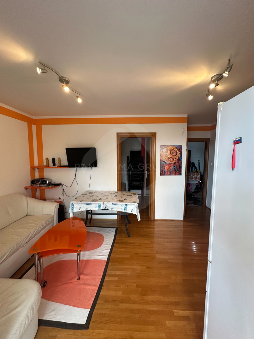 Pritlično stanovanje v Malinski – 200 m od morja, mirna lokacija, ekskluzivno