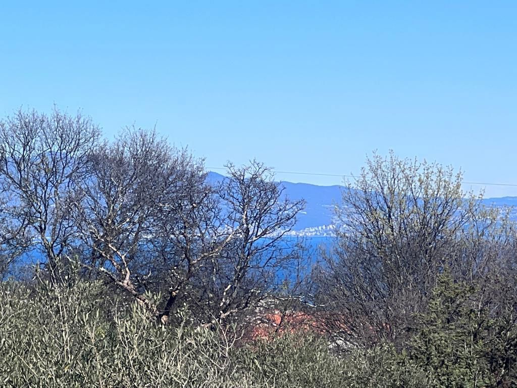 Gradbeno zemljišče, mirno okolje - Malinska, Sabljiči