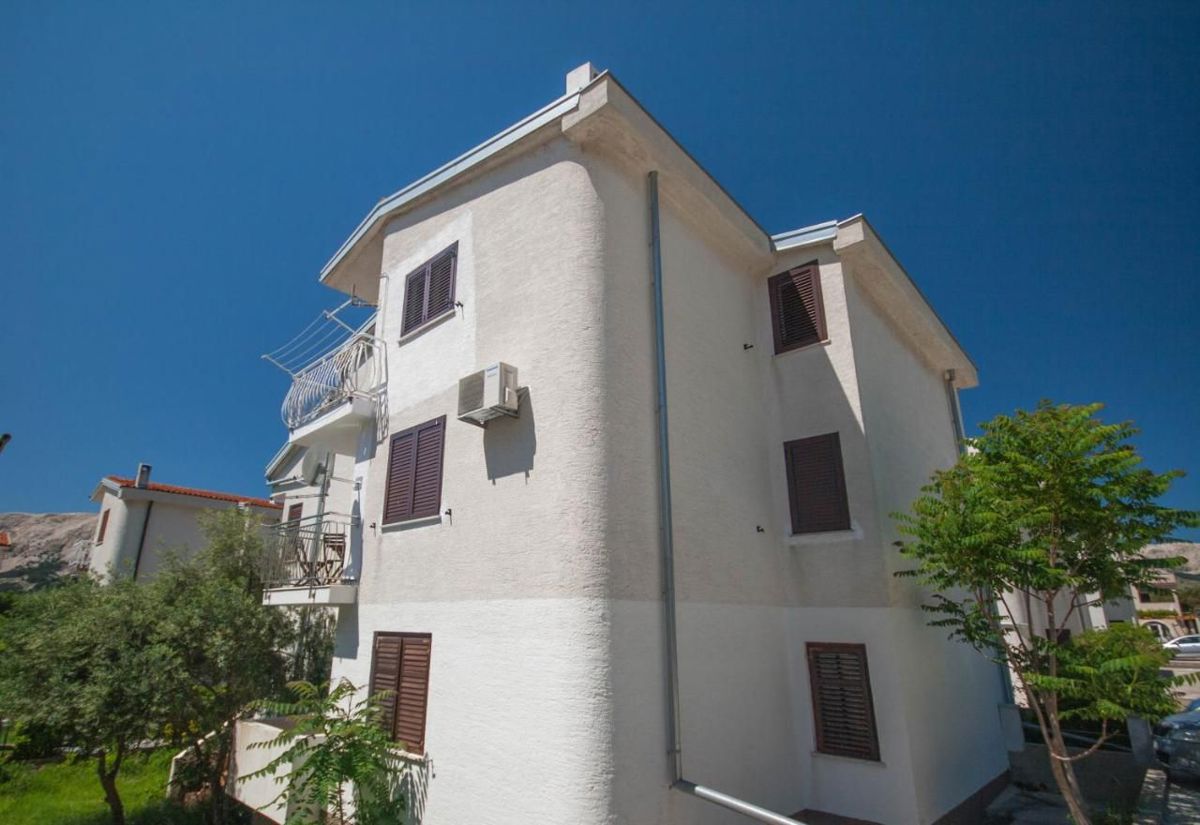 Simpatičen apartma v Baški
