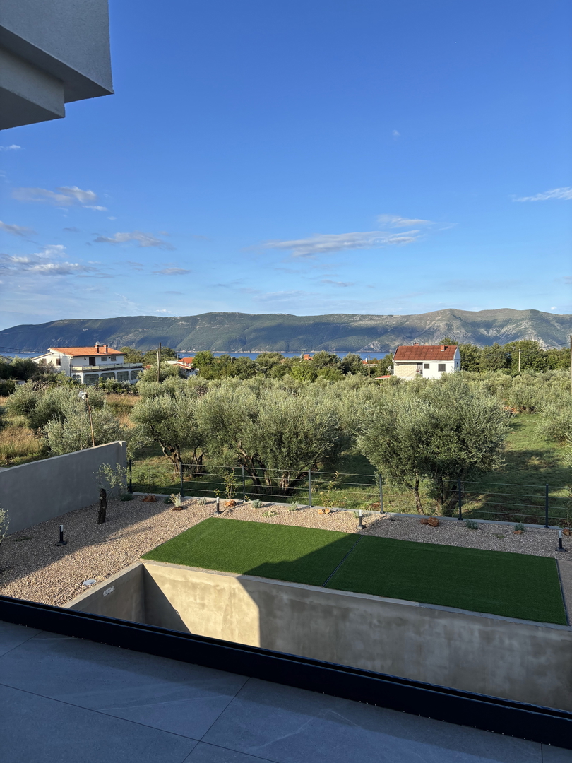 Moderna luksuzna vila s bazenom in pogledom na morje – Brzac, otok Krk