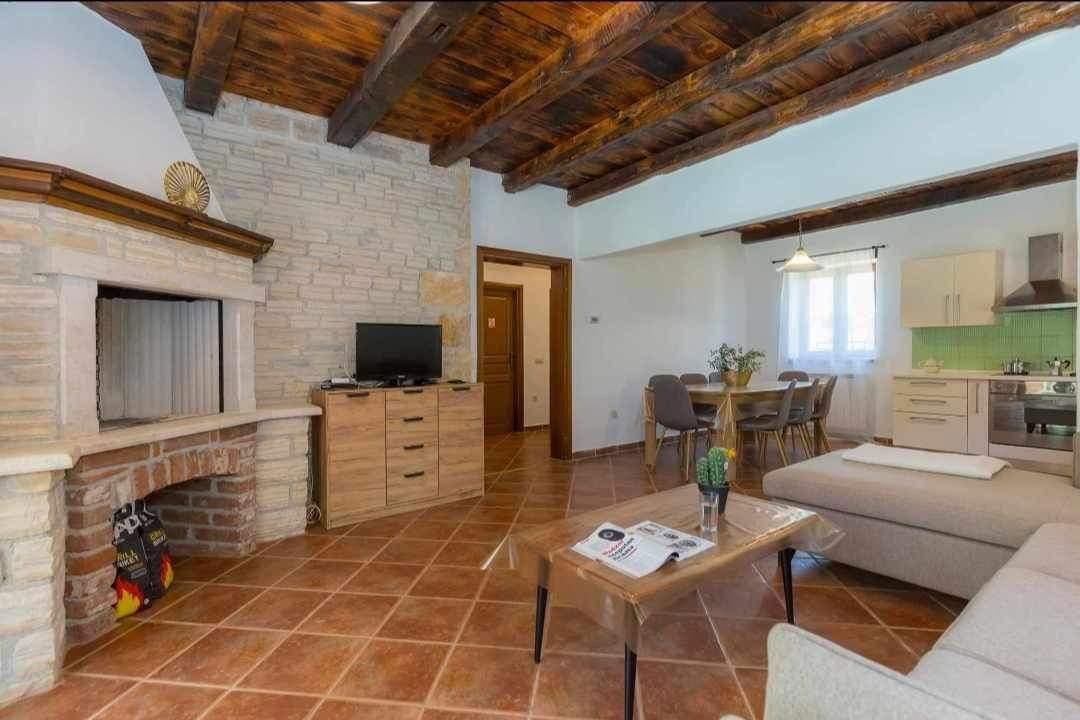 Prekrasna vila z bazenom v mirnem okolju - Vodnjan