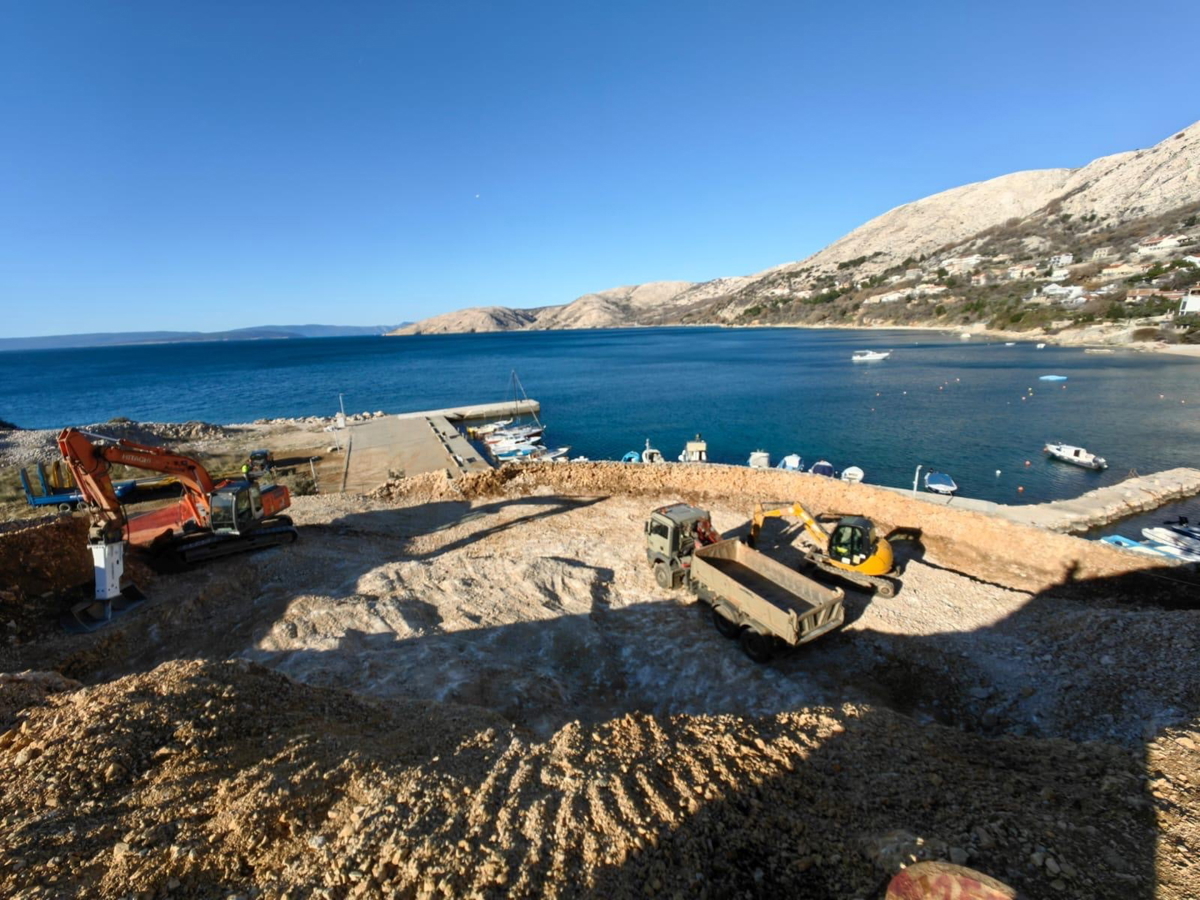 Penthouse prvi red do mora v novogradnji - Stara Baška