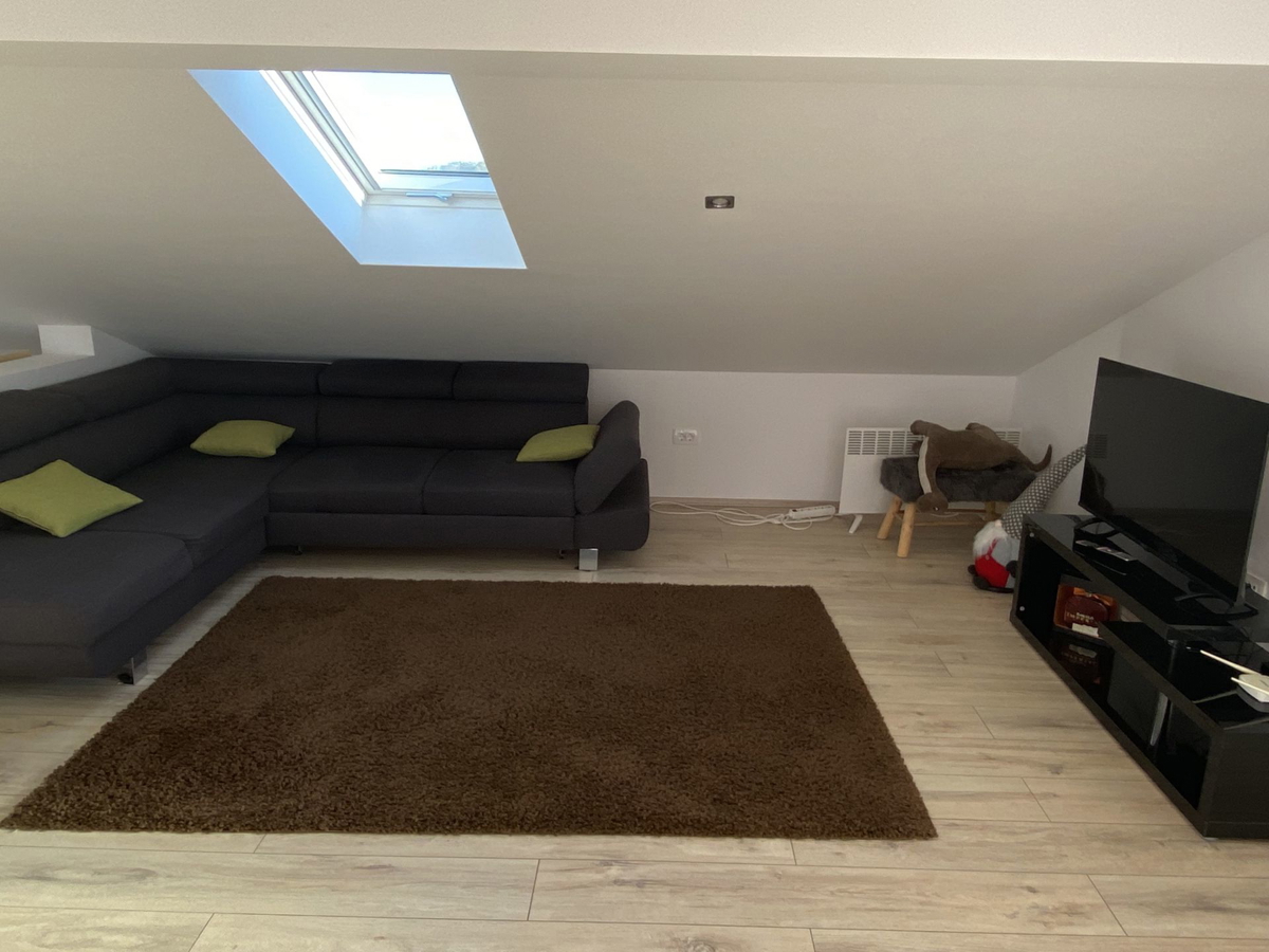 Njivice - apartma v mansardi, pogled na morje