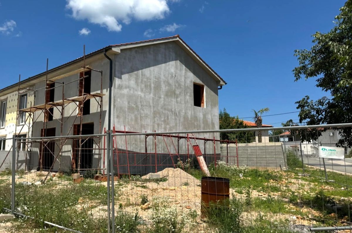 Dvojček v Roh Bau fazi - priložnost! Garica, Vrbnik
