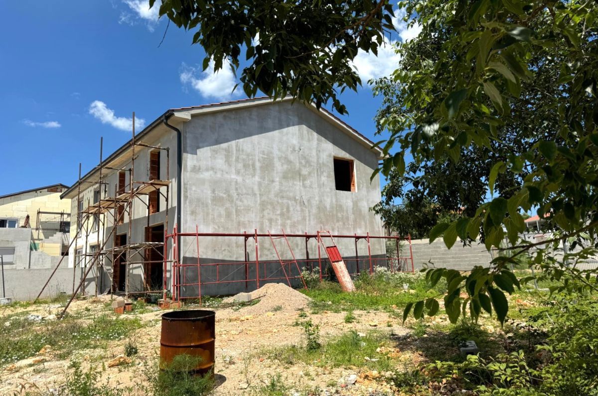 Dvojček v Roh Bau fazi - priložnost! Garica, Vrbnik