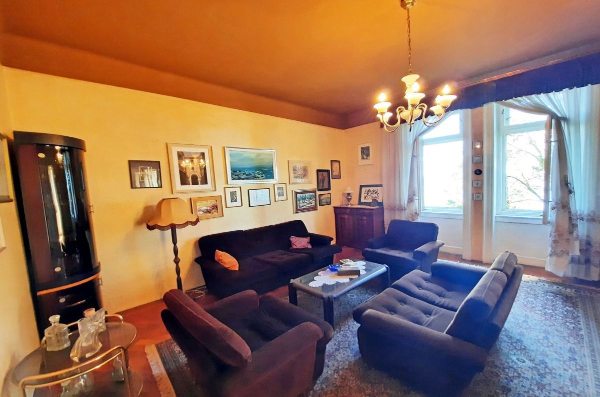 Avtohtona hiša na mirni lokaciji, Opatija