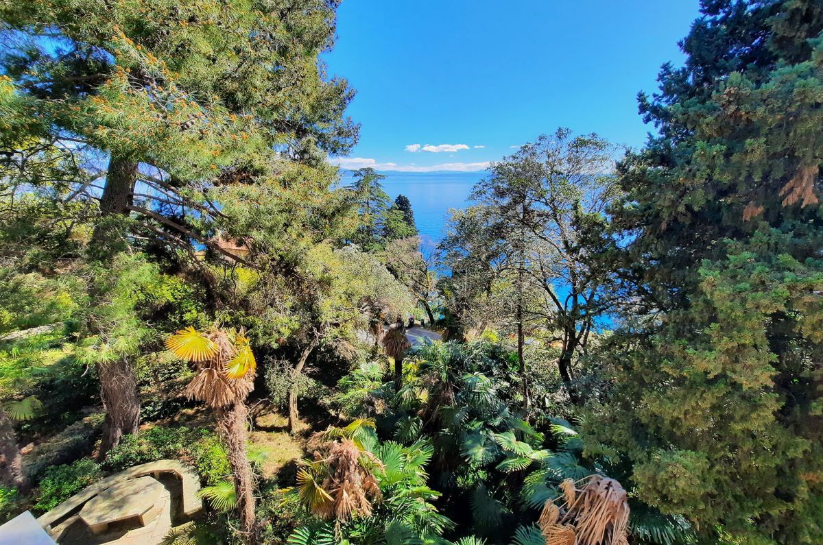 Avtohtona hiša na mirni lokaciji, Opatija