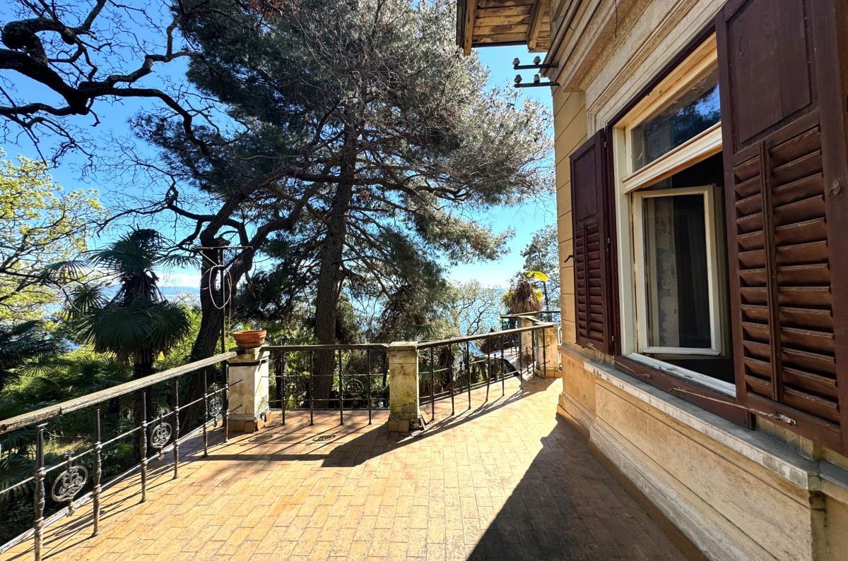 Avtohtona hiša na mirni lokaciji, Opatija