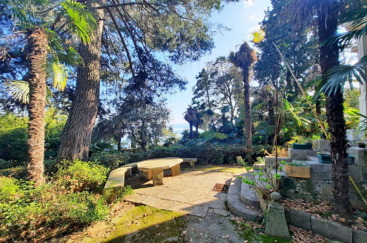 Avtohtona hiša na mirni lokaciji, Opatija