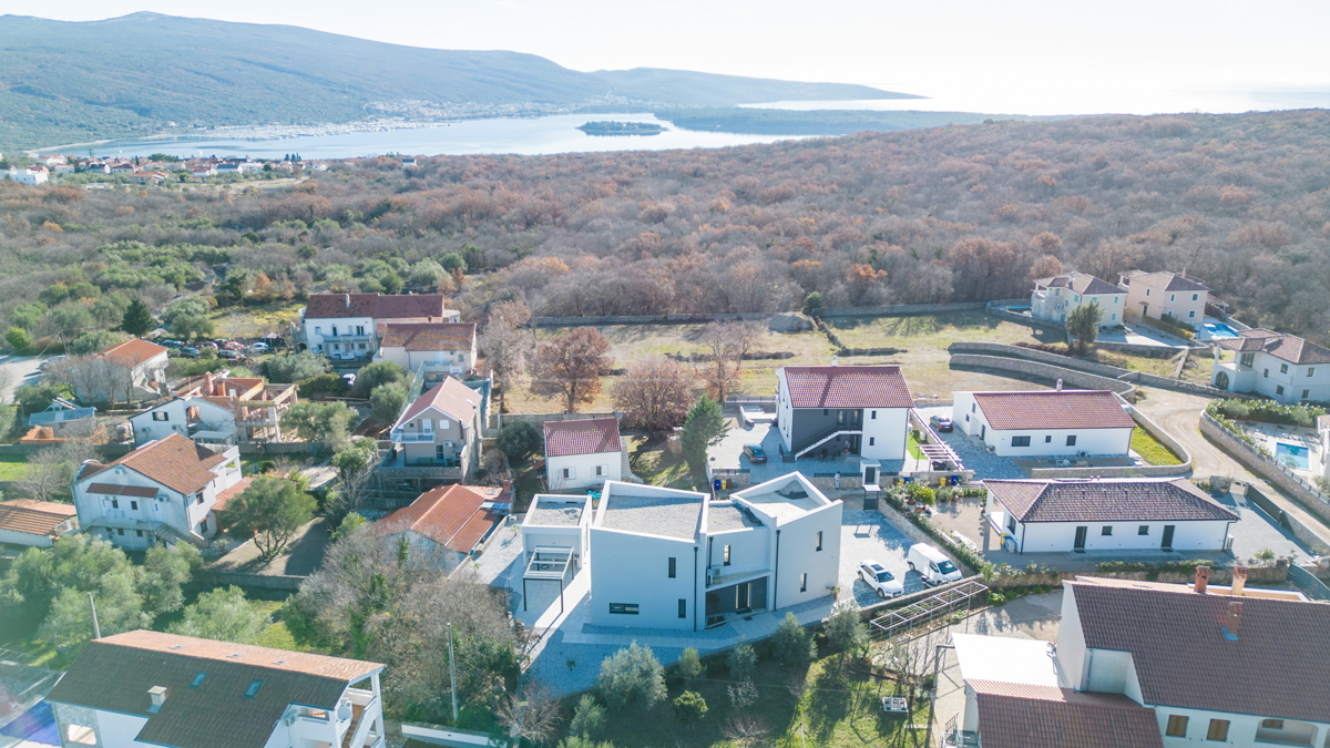 Luksuzna vila z bazenom, savno in telovadnico – Muraj, otok Krk