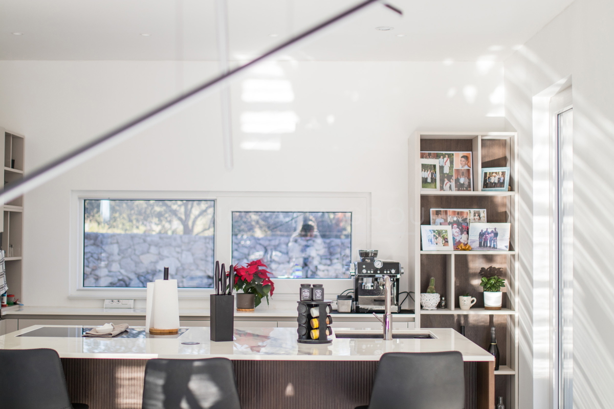 Luksuzna vila z bazenom, savno in telovadnico – Muraj, otok Krk