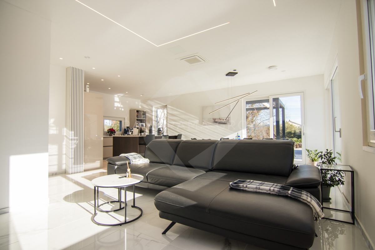 Luksuzna vila z bazenom, savno in telovadnico – Muraj, otok Krk