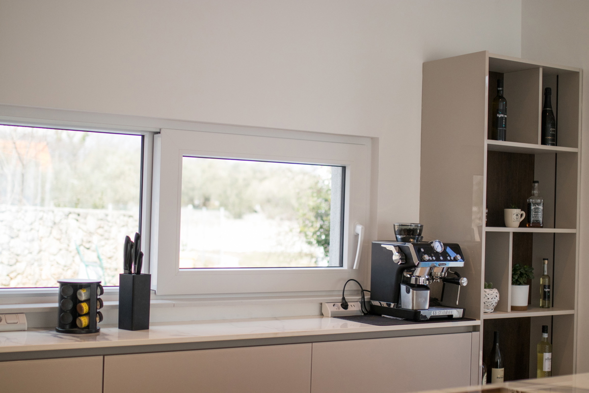 Luksuzna vila z bazenom, savno in telovadnico – Muraj, otok Krk