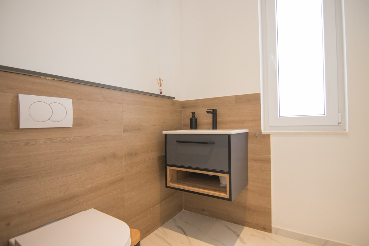 Luksuzna vila z bazenom, savno in telovadnico – Muraj, otok Krk