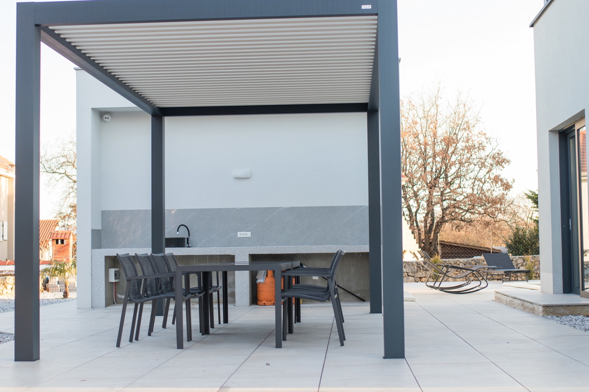 Luksuzna vila z bazenom, savno in telovadnico – Muraj, otok Krk