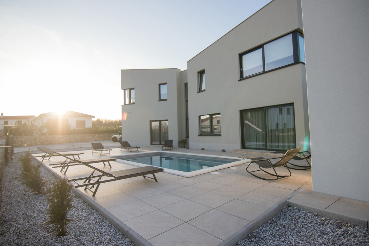 Luksuzna vila z bazenom, savno in telovadnico – Muraj, otok Krk