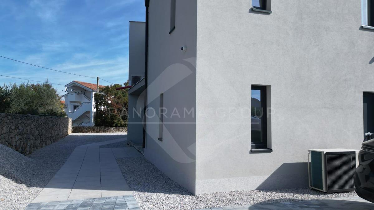 Luksuzna vila z bazenom, savno in telovadnico – Muraj, otok Krk