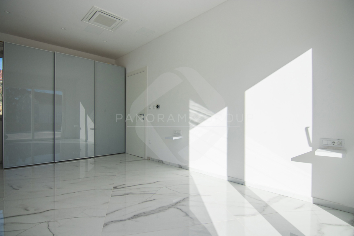 Luksuzna vila z bazenom, savno in telovadnico – Muraj, otok Krk