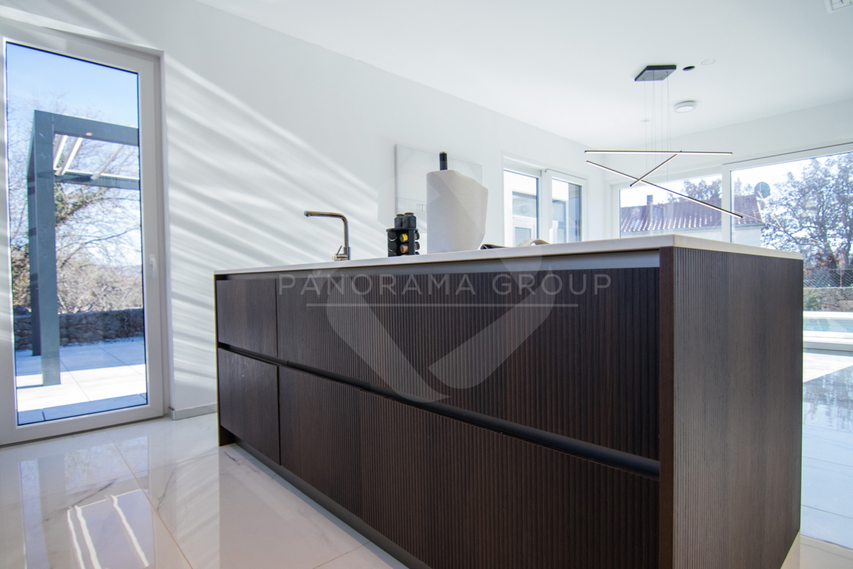 Luksuzna vila z bazenom, savno in telovadnico – Muraj, otok Krk