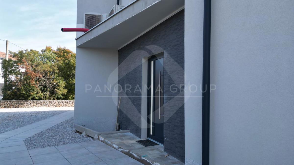 Luksuzna vila z bazenom, savno in telovadnico – Muraj, otok Krk