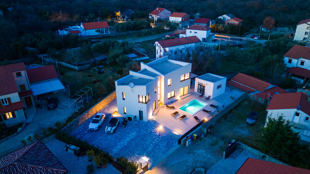 Luksuzna vila z bazenom, savno in telovadnico – Muraj, otok Krk