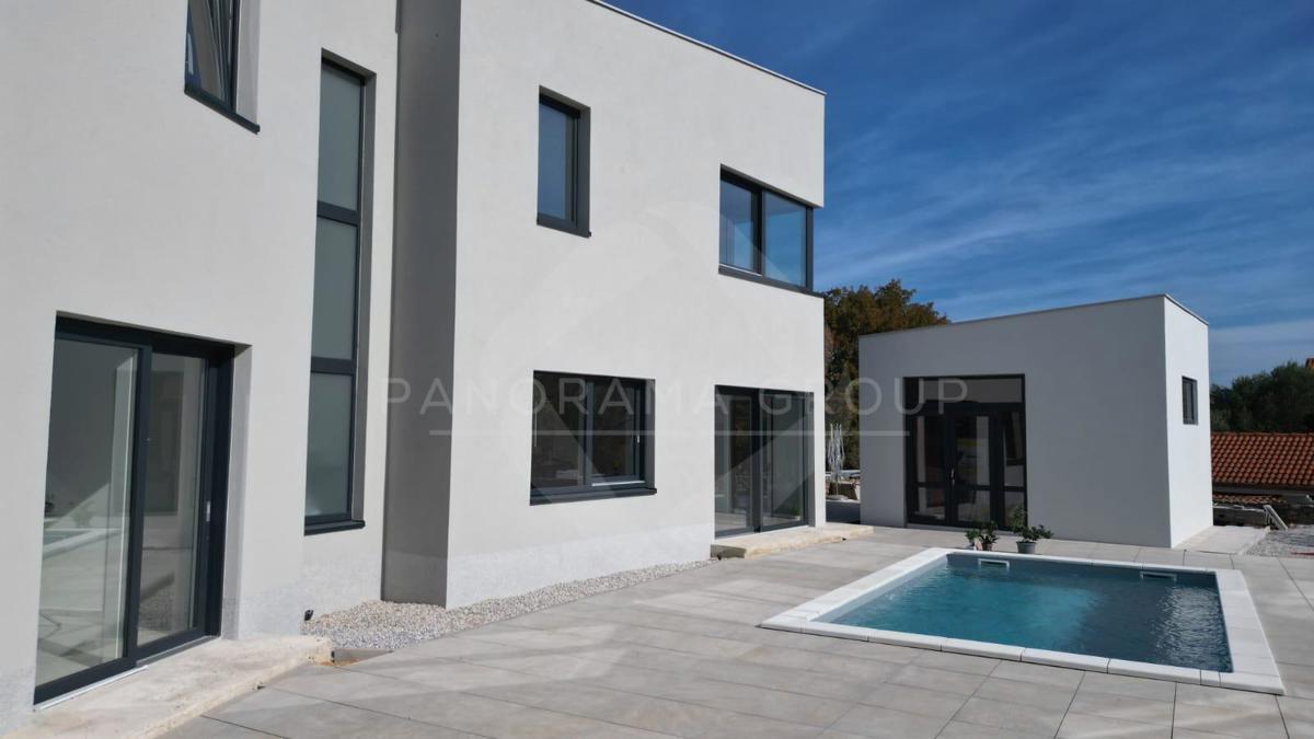 Luksuzna vila z bazenom, savno in telovadnico – Muraj, otok Krk