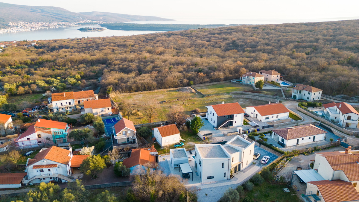 Luksuzna vila z bazenom, savno in telovadnico – Muraj, otok Krk