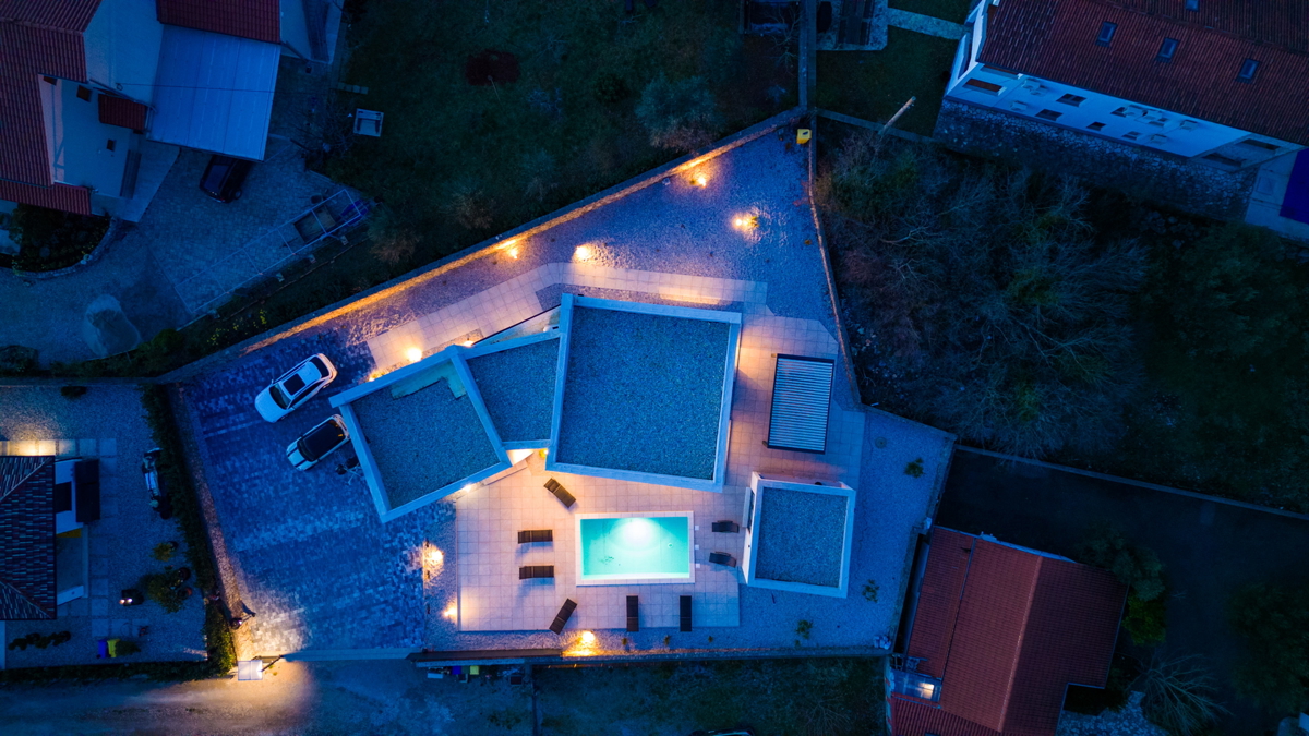 Luksuzna vila z bazenom, savno in telovadnico – Muraj, otok Krk