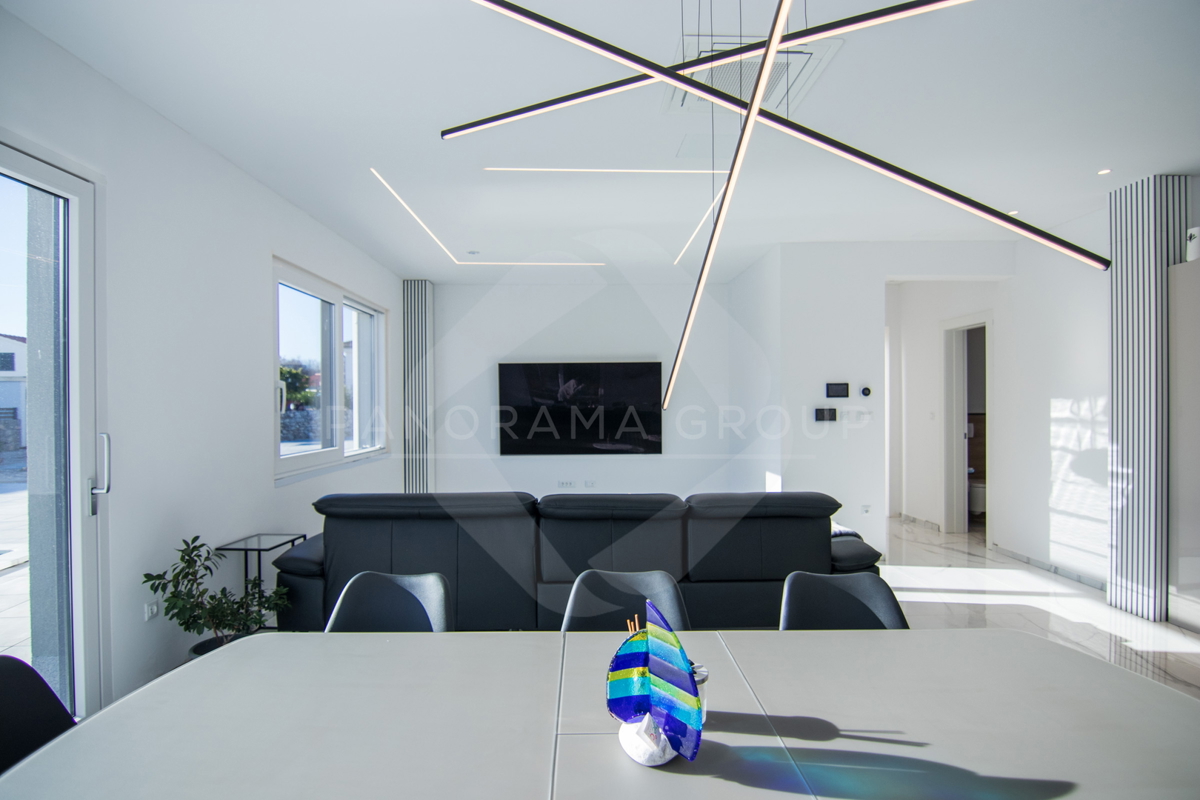 Luksuzna vila z bazenom, savno in telovadnico – Muraj, otok Krk