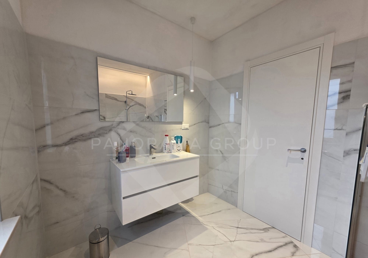 Luksuzna vila z bazenom, savno in telovadnico – Muraj, otok Krk