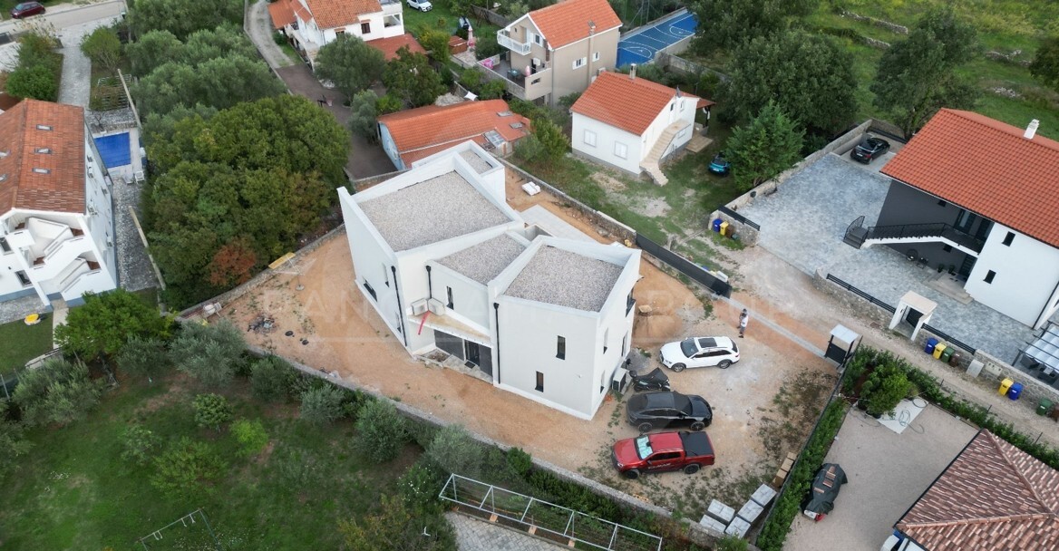Luksuzna vila z bazenom, savno in telovadnico – Muraj, otok Krk