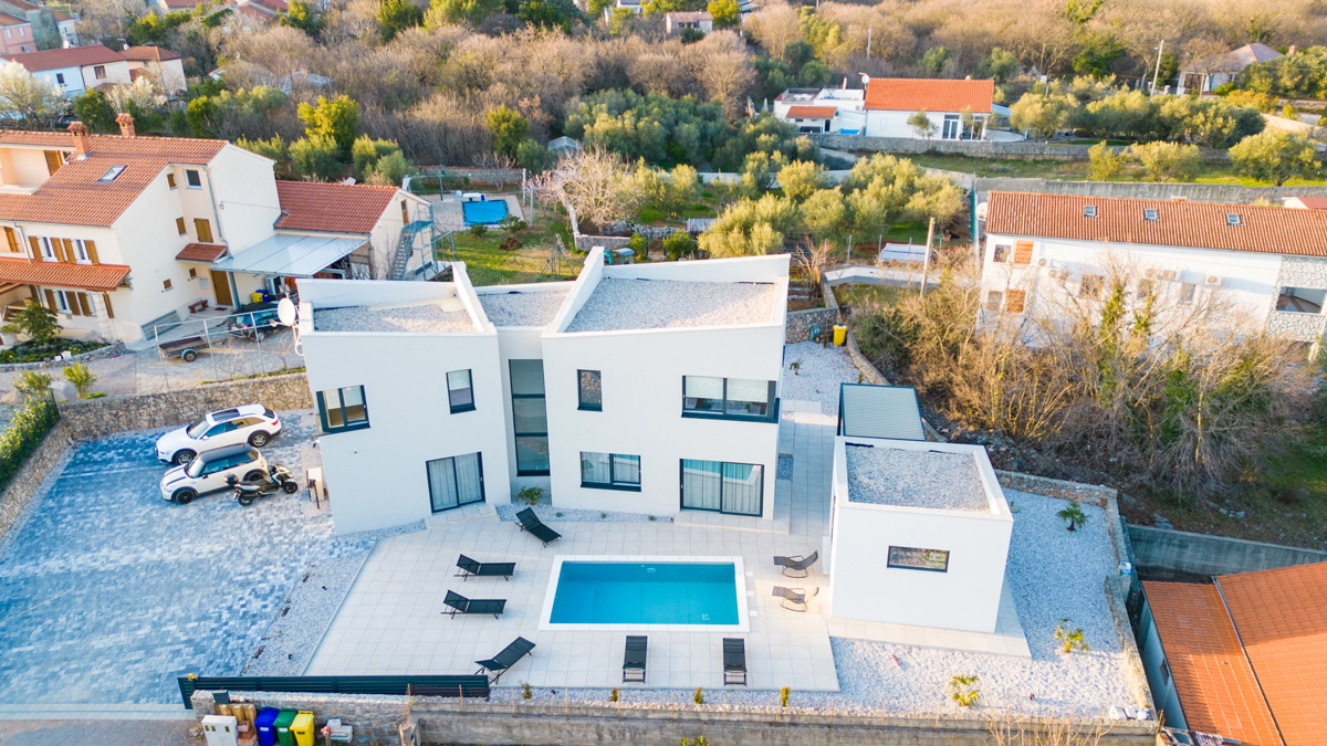 Luksuzna vila z bazenom, savno in telovadnico – Muraj, otok Krk