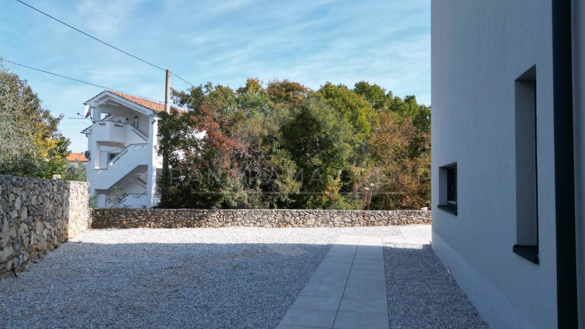 Luksuzna vila z bazenom, savno in telovadnico – Muraj, otok Krk