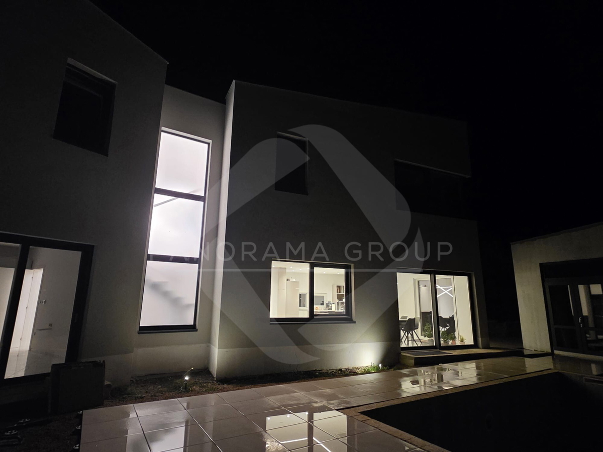 Luksuzna vila z bazenom, savno in telovadnico – Muraj, otok Krk