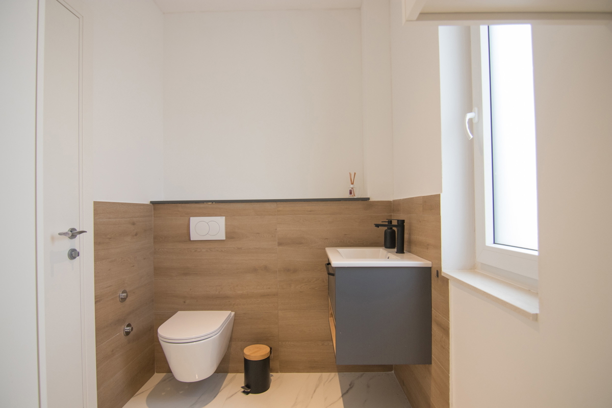 Luksuzna vila z bazenom, savno in telovadnico – Muraj, otok Krk