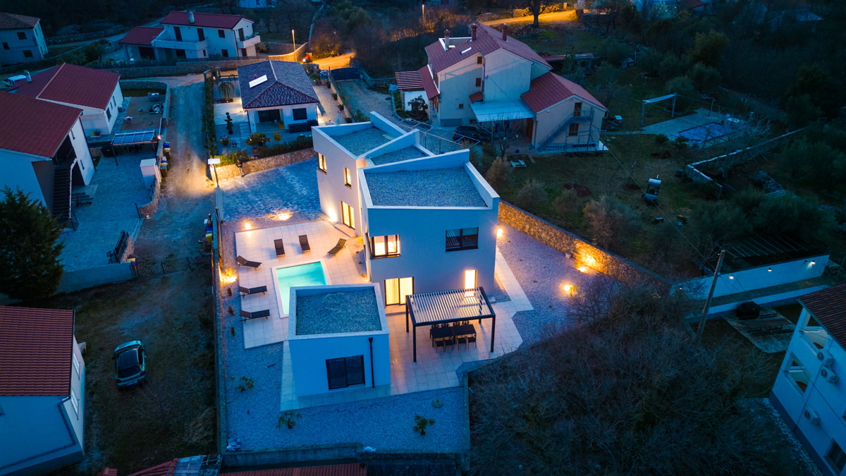 Luksuzna vila z bazenom, savno in telovadnico – Muraj, otok Krk