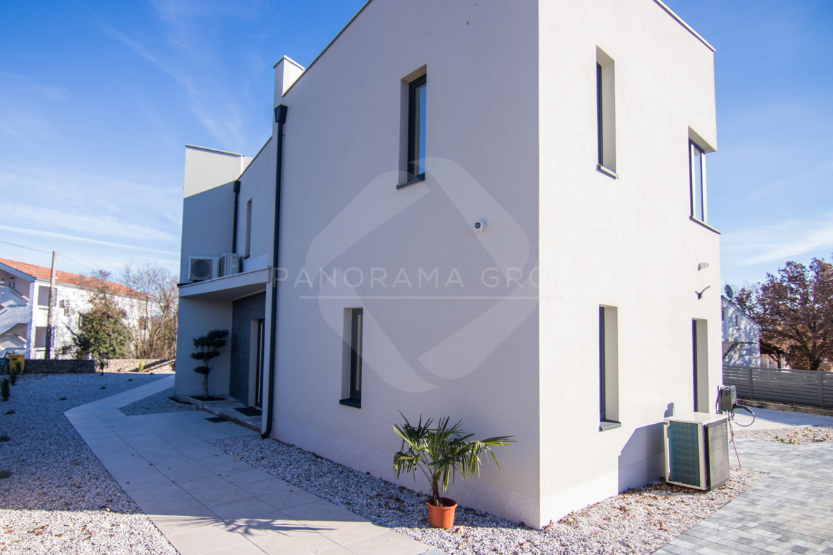 Luksuzna vila z bazenom, savno in telovadnico – Muraj, otok Krk