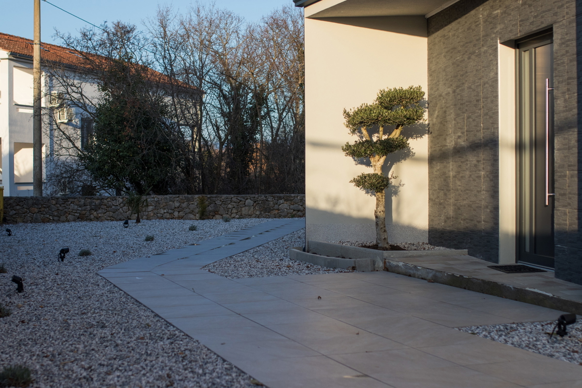 Luksuzna vila z bazenom, savno in telovadnico – Muraj, otok Krk