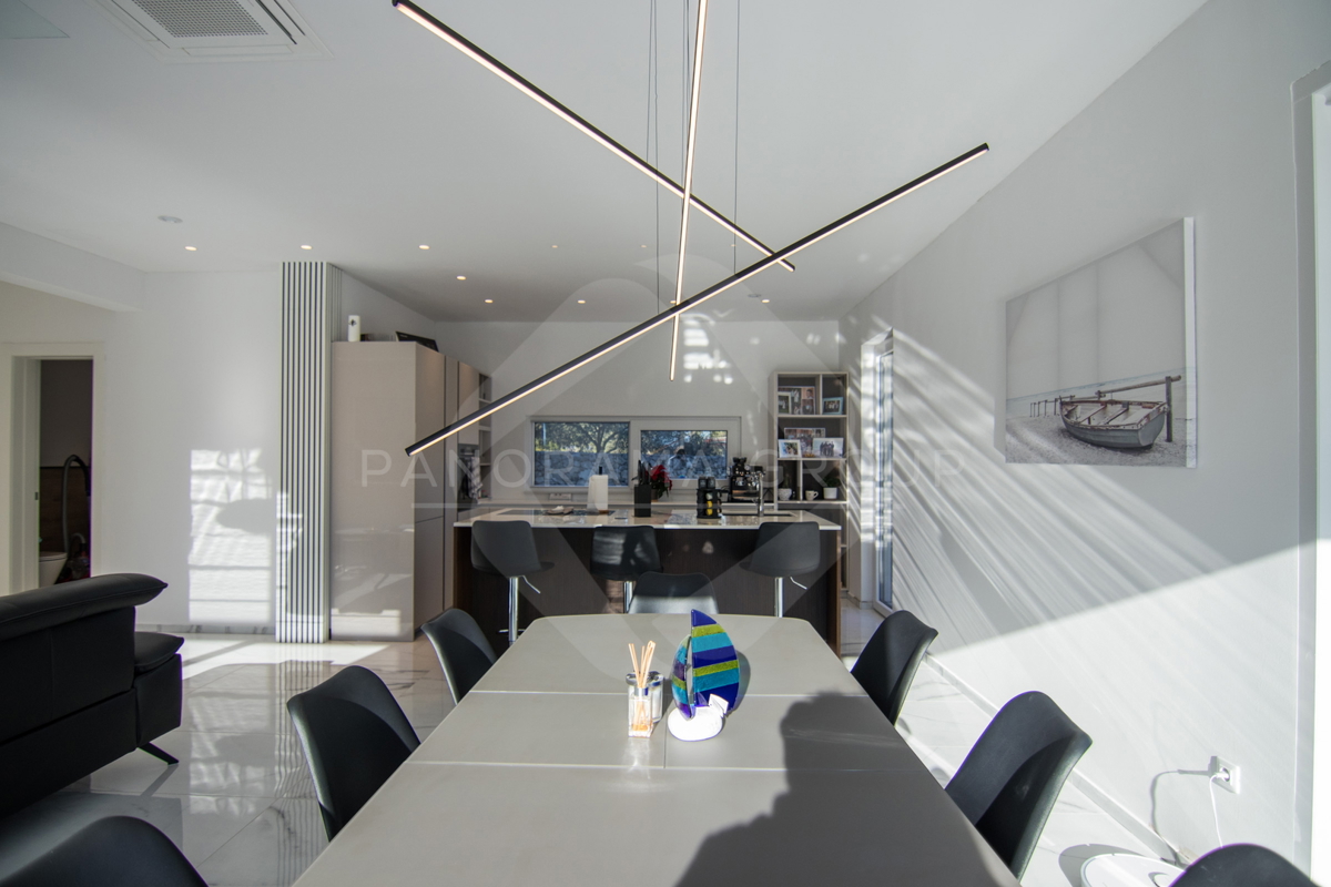 Luksuzna vila z bazenom, savno in telovadnico – Muraj, otok Krk