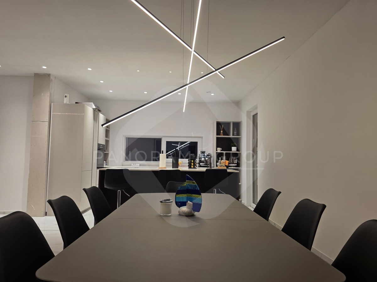 Luksuzna vila z bazenom, savno in telovadnico – Muraj, otok Krk