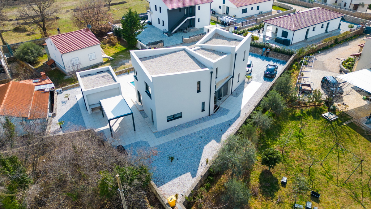 Luksuzna vila z bazenom, savno in telovadnico – Muraj, otok Krk