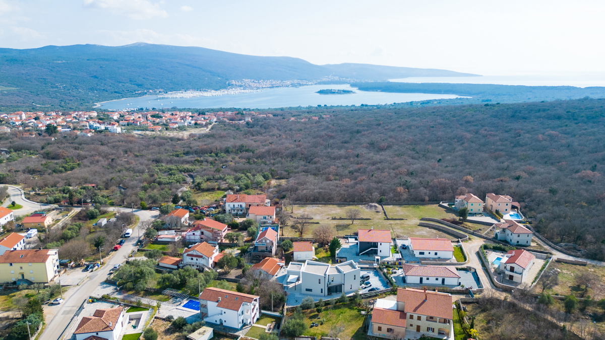 Luksuzna vila z bazenom, savno in telovadnico – Muraj, otok Krk