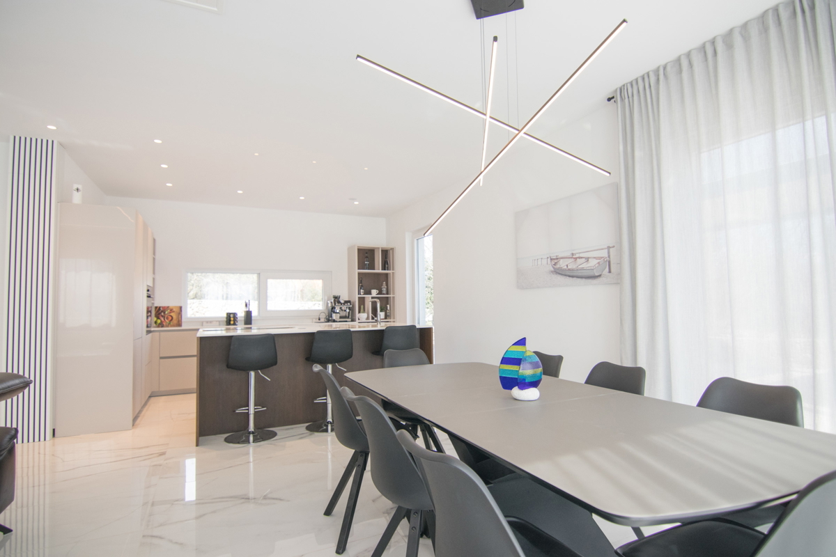 Luksuzna vila z bazenom, savno in telovadnico – Muraj, otok Krk