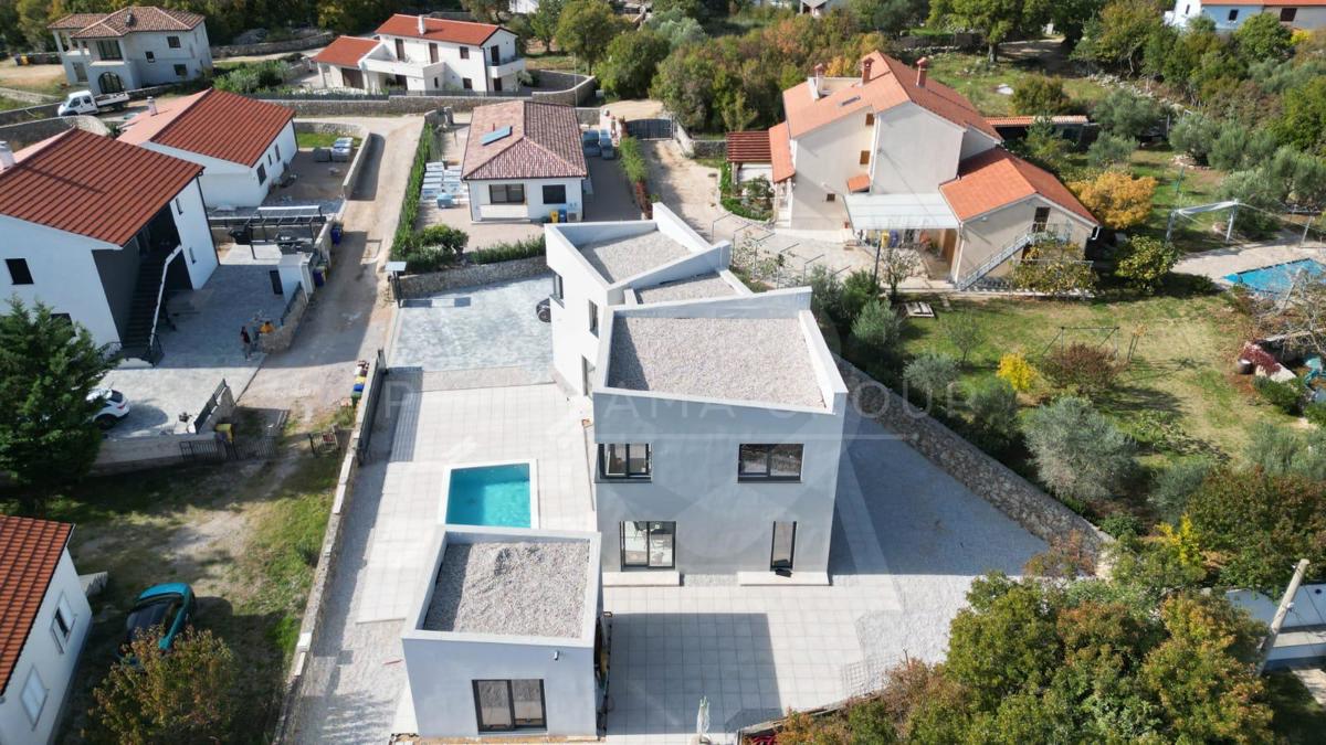 Luksuzna vila z bazenom, savno in telovadnico – Muraj, otok Krk