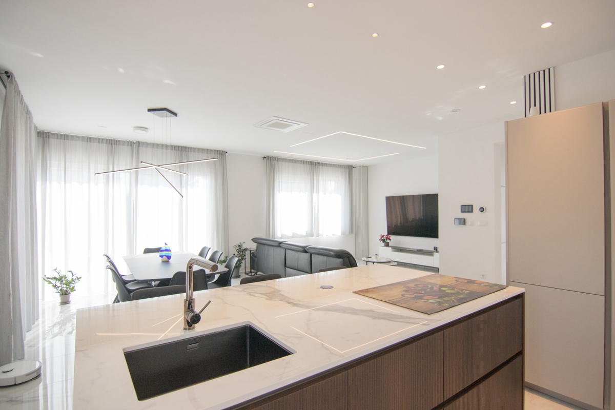 Luksuzna vila z bazenom, savno in telovadnico – Muraj, otok Krk