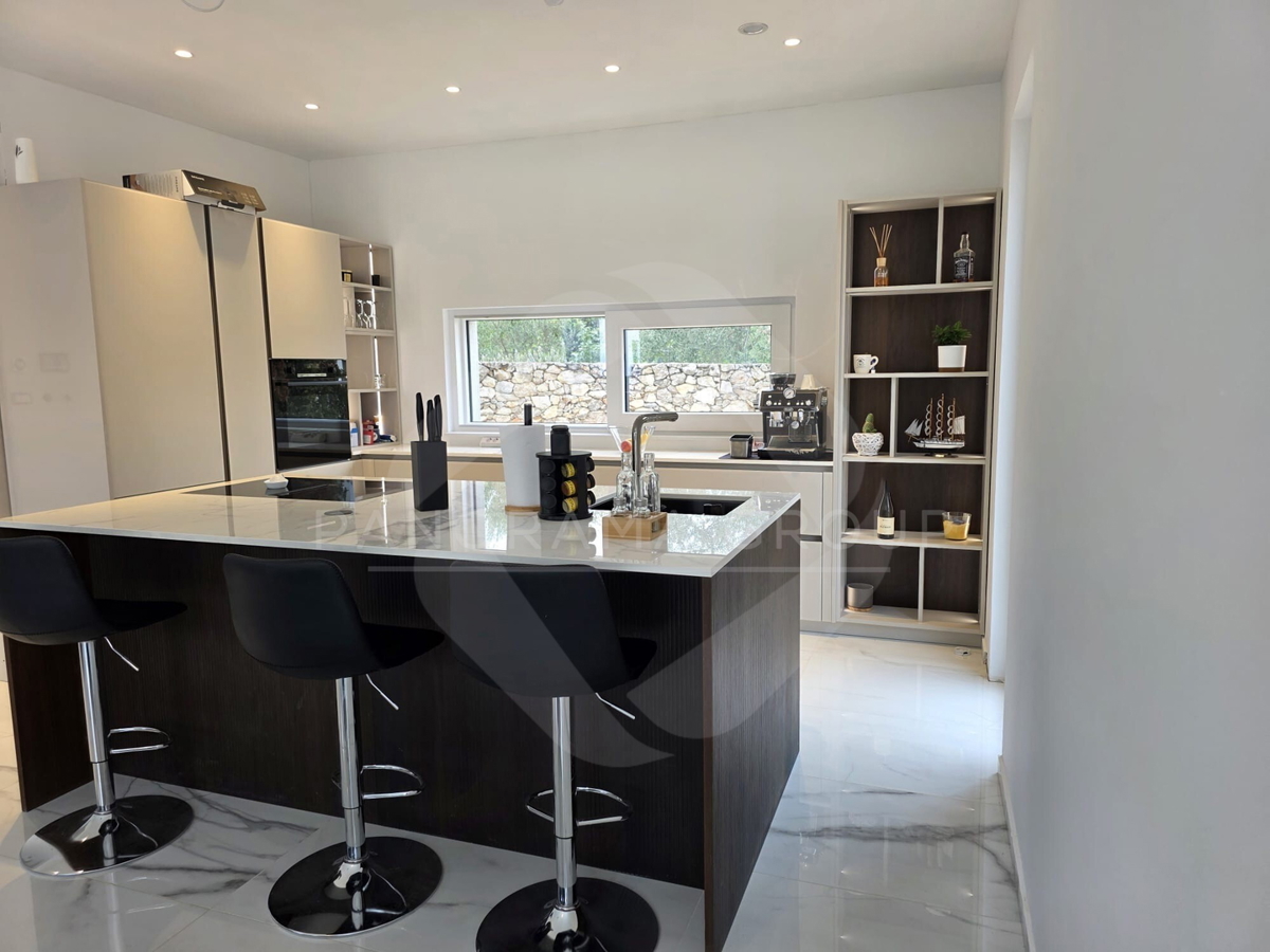 Luksuzna vila z bazenom, savno in telovadnico – Muraj, otok Krk