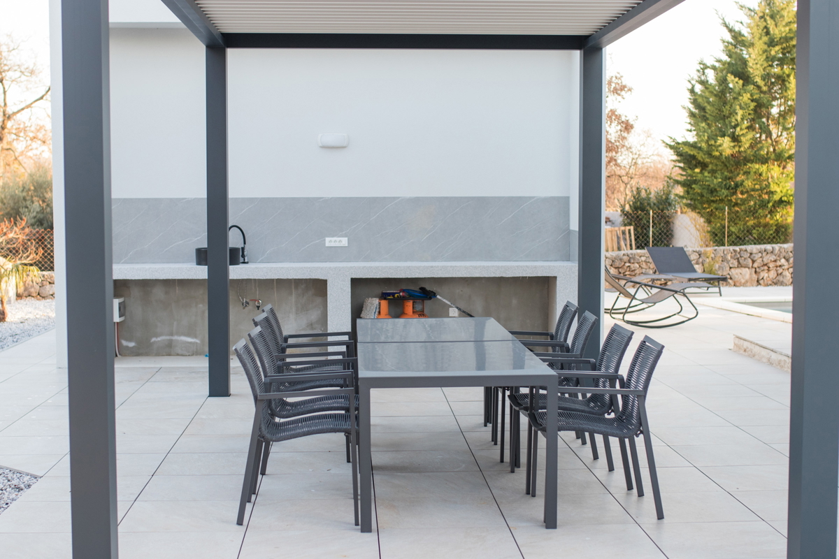 Luksuzna vila z bazenom, savno in telovadnico – Muraj, otok Krk