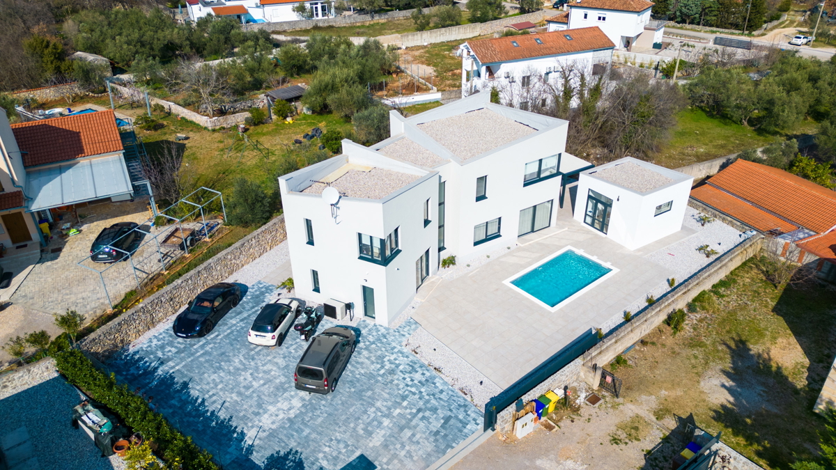 Luksuzna vila z bazenom, savno in telovadnico – Muraj, otok Krk