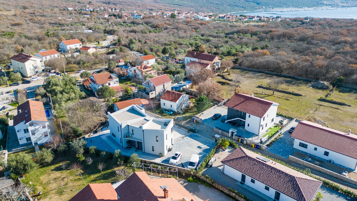 Luksuzna vila z bazenom, savno in telovadnico – Muraj, otok Krk