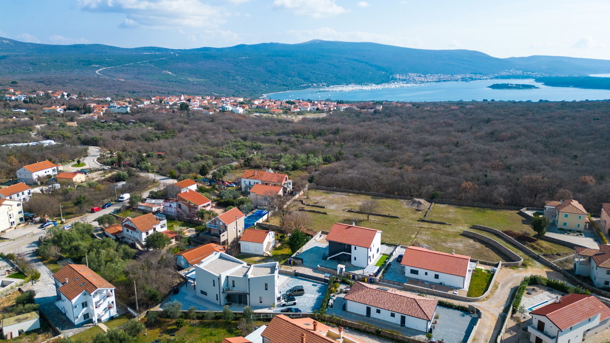 Luksuzna vila z bazenom, savno in telovadnico – Muraj, otok Krk